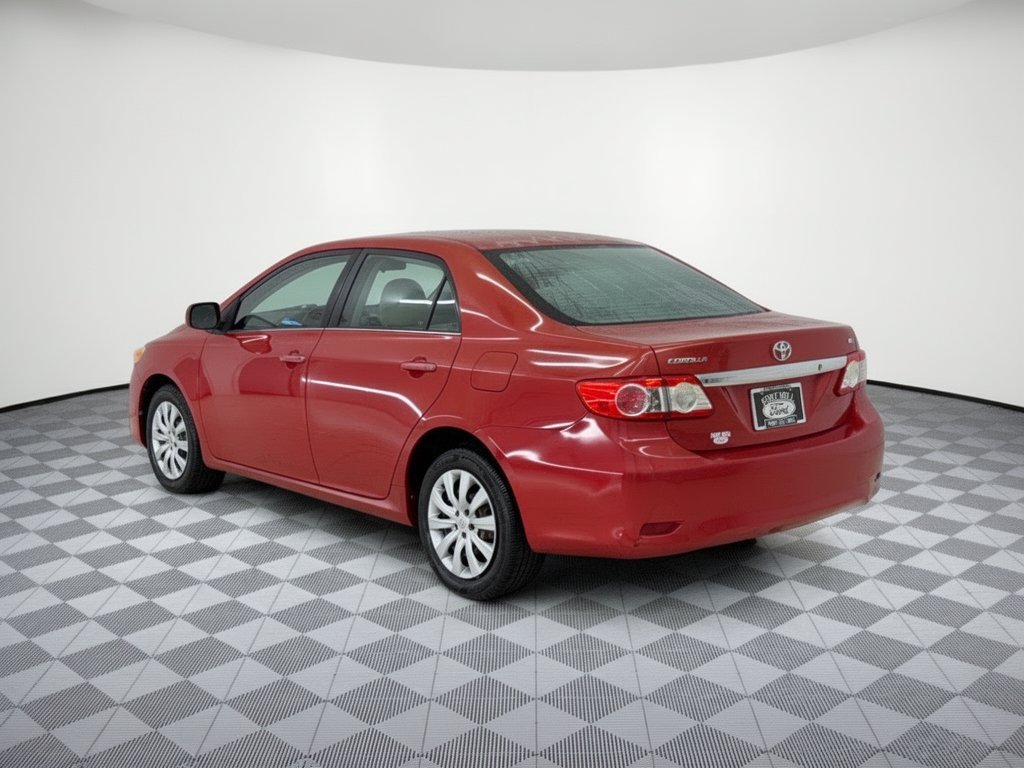 Used 2013 Toyota Corolla LE FWD image 3