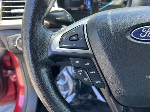 Used 2017 Ford Fusion SE FWD image 32