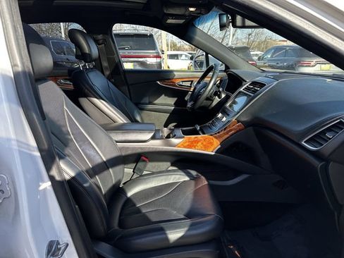 Used 2017 Lincoln MKX Reserve w/ Lincoln MKX Climate Package image 33