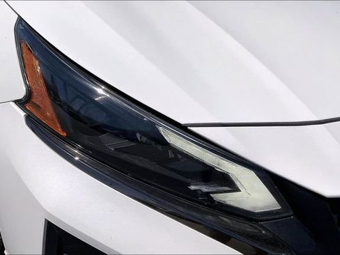 Certified 2023 Nissan Altima 2.0 SR FWD image 27