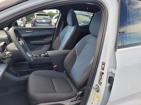 New 2026 Volvo EX30 Plus w/ Protection Package image 9