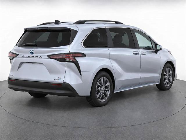 Used 2023 Toyota Sienna LE AWD/4WD image 5
