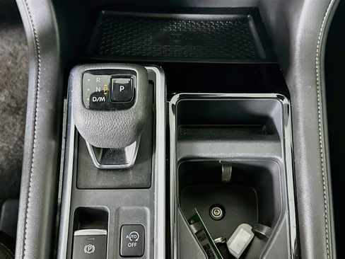 Used 2025 Nissan Pathfinder SL FWD image 25
