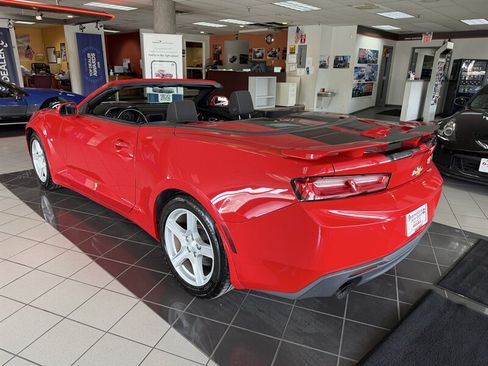 Used 2016 Chevrolet Camaro LT RWD image 8