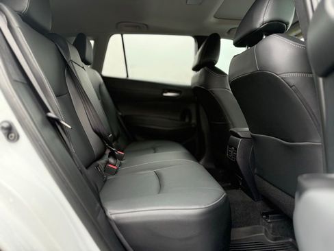 Certified 2022 Toyota Corolla Cross XLE w/ Convenience Package image 18