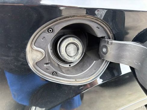 Used 2017 Ford Escape SE w/ SE Sport Appearance Package FWD image 35