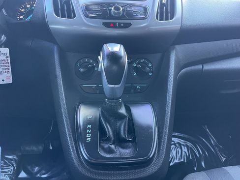 Used 2018 Ford Transit Connect XLT image 22