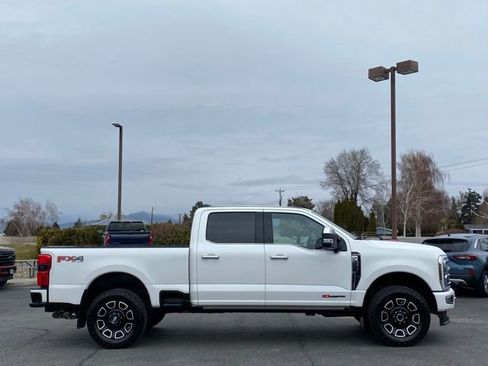 Used 2024 Ford F350 Platinum AWD/4WD image 2