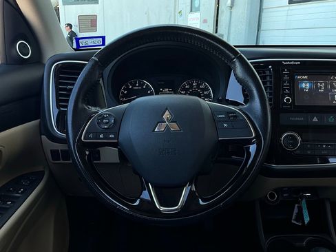 Used 2016 Mitsubishi Outlander SEL image 31