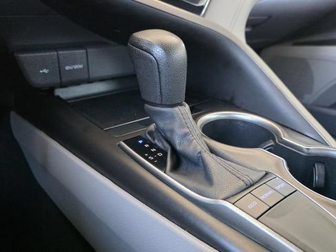 Used 2022 Toyota Camry LE FWD image 18