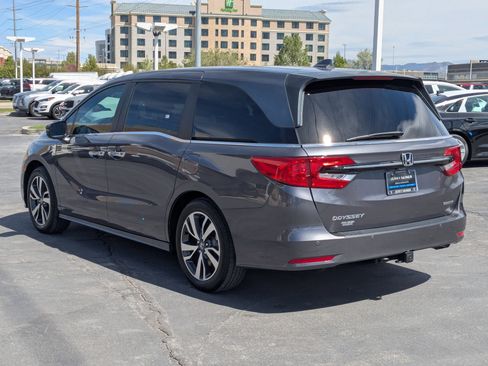 Used 2022 Honda Odyssey Touring image 4