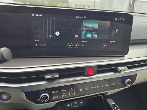 Used 2025 Kia Sorento EX image 21