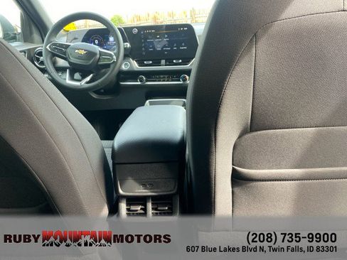Used 2026 Chevrolet Equinox LT AWD/4WD image 27