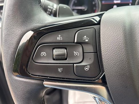 Used 2023 Buick Enclave Essence FWD image 13