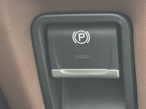 Used 2023 Acura MDX w/ Technology Package FWD image 30