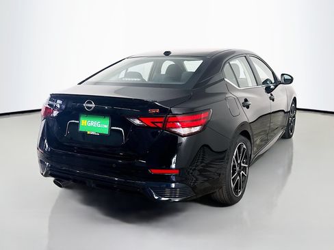 Used 2025 Nissan Sentra SR FWD image 10