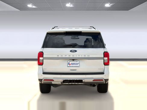 Used 2024 Ford Expedition Max XLT image 10
