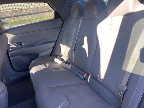 Used 2024 Hyundai Elantra Blue image 14