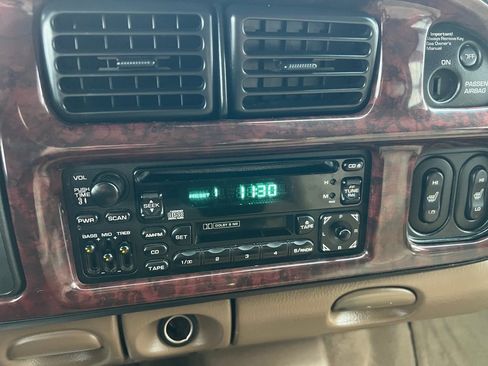 Used 2002 Dodge Ram 2500 Truck SLT image 28