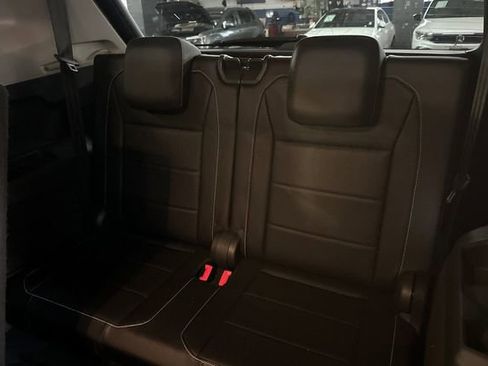 Used 2021 Volkswagen Tiguan SE FWD image 18