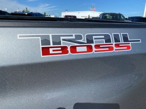 Used 2026 Chevrolet Silverado 1500 LT Trail Boss w/ Convenience Package II AWD/4WD image 16