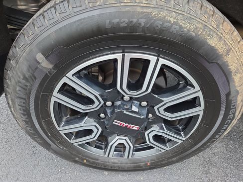 Used 2022 GMC Sierra 2500 AT4 w/ AT4 Preferred Package AWD/4WD image 10