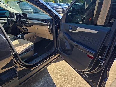 Used 2022 Ford Escape SE w/ Convenience Package FWD image 63
