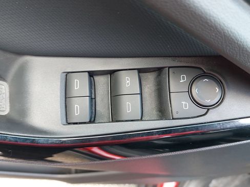 Used 2025 Chevrolet Equinox LT w/ Safety and Technology Package FWD image 27