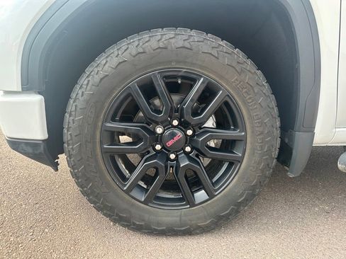 Used 2023 GMC Sierra 1500 Elevation image 40