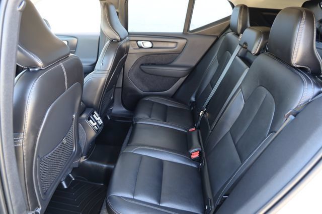 Used 2025 Volvo XC40 B5 Core w/ Climate Package AWD/4WD image 12