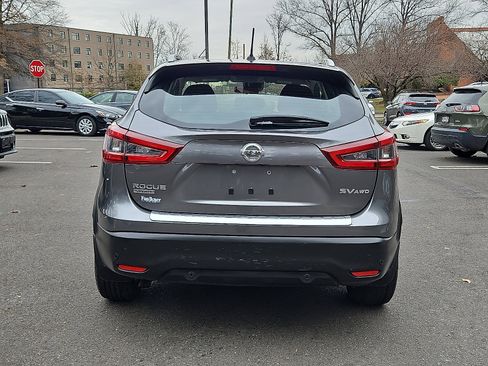Certified 2021 Nissan Rogue Sport SV image 3