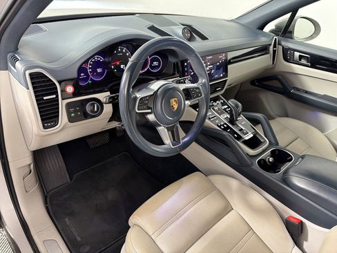Certified 2023 Porsche Cayenne image 4