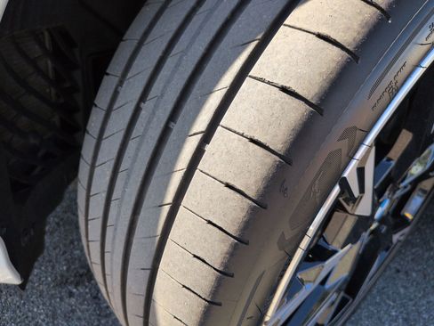 Used 2025 BMW 228i xDrive w/ Technology Package image 12