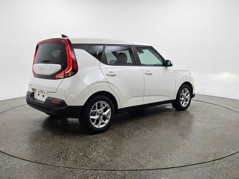 Used 2025 Kia Soul LX w/ LX Technology Package image 9