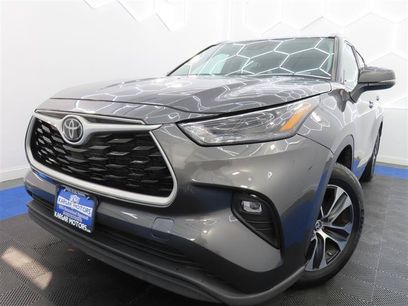 Used 2024 Toyota Highlander XLE