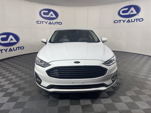 Used 2019 Ford Fusion SE w/ Equipment Group 151A FWD image 9