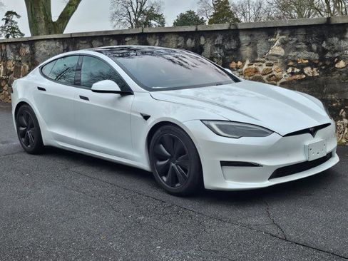 Used 2022 Tesla Model S AWD image 11