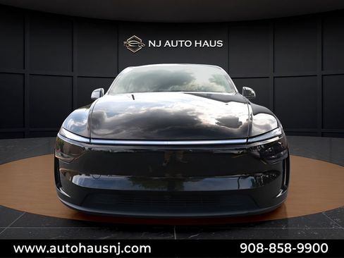 Used 2026 Tesla Model Y Long Range RWD image 3