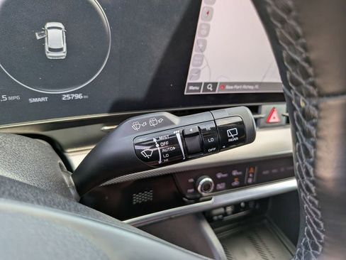 Certified 2025 Kia Sportage SX image 34