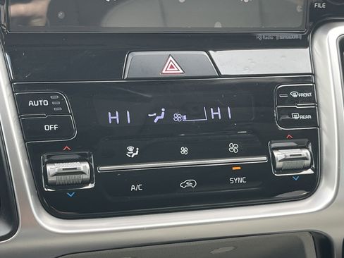 Used 2021 Kia Sorento EX w/ Panoramic Sunroof Package image 6