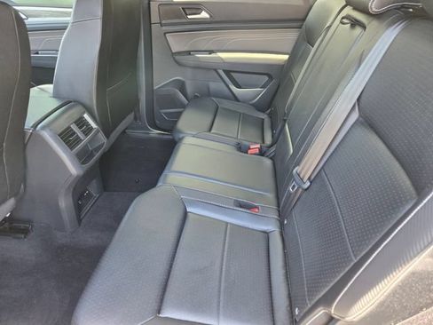 Used 2022 Volkswagen Atlas Cross Sport SE FWD image 11