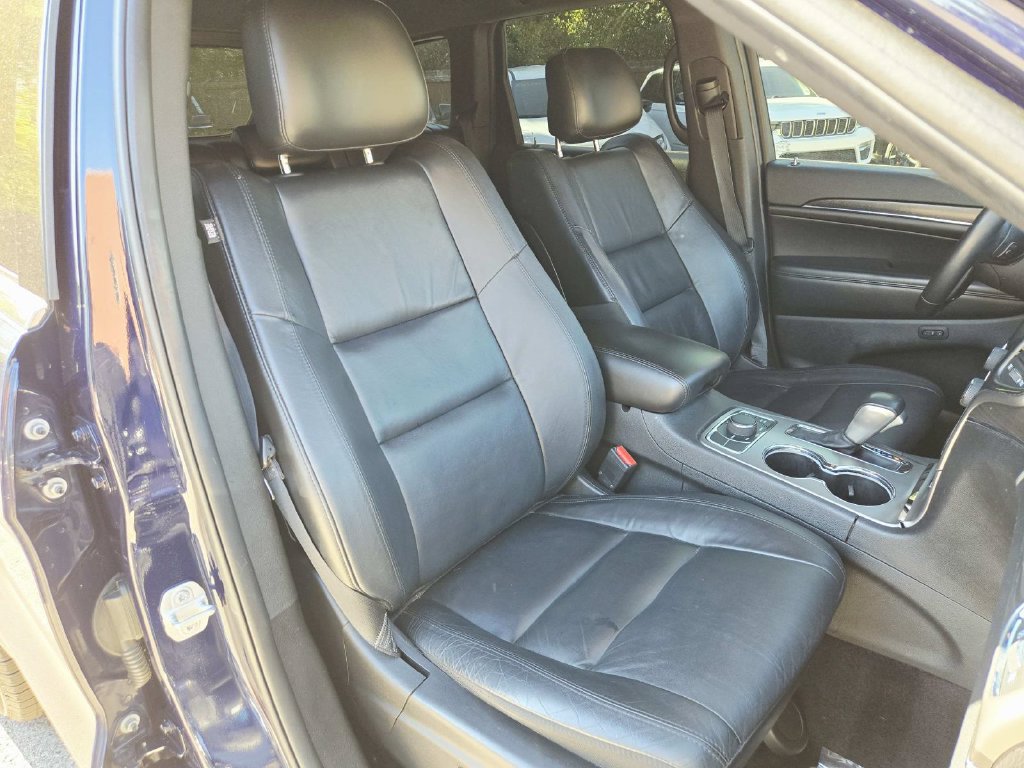 Used 2018 Jeep Grand Cherokee Limited AWD/4WD image 16