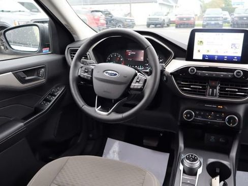 Used 2022 Ford Escape SE w/ Cold Weather Package AWD/4WD image 29