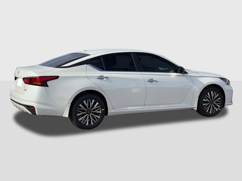 New 2025 Nissan Altima 2.5 SV image 7