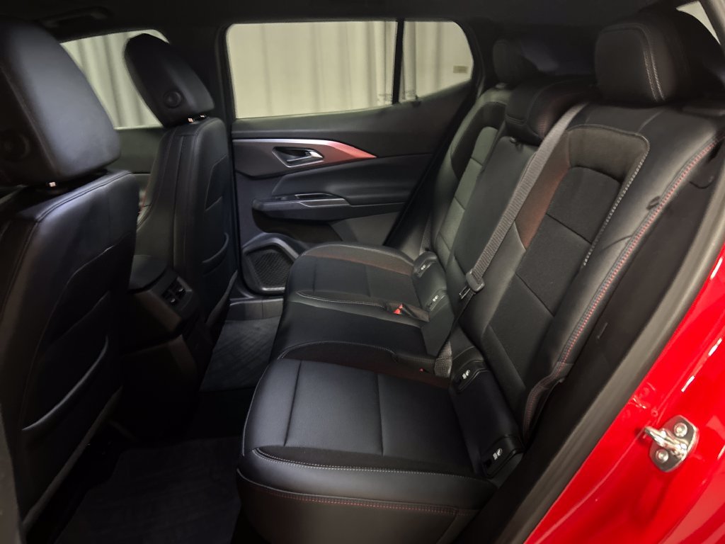 Used 2024 Chevrolet Equinox EV RS FWD image 22