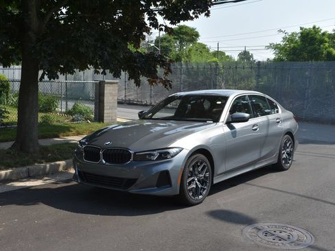 Used 2026 BMW 330i Sedan RWD image 3