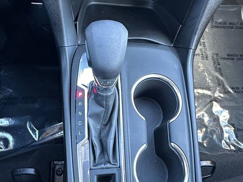 Used 2022 Chevrolet Equinox LS image 17