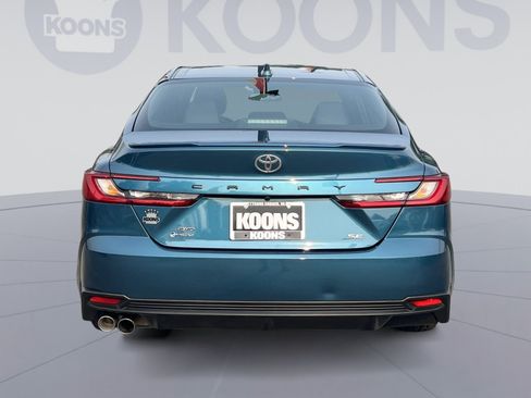 Used 2025 Toyota Camry SE AWD/4WD image 5