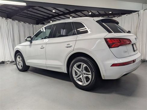 Used 2019 Audi Q5 2.0T Premium w/ Convenience Package image 4