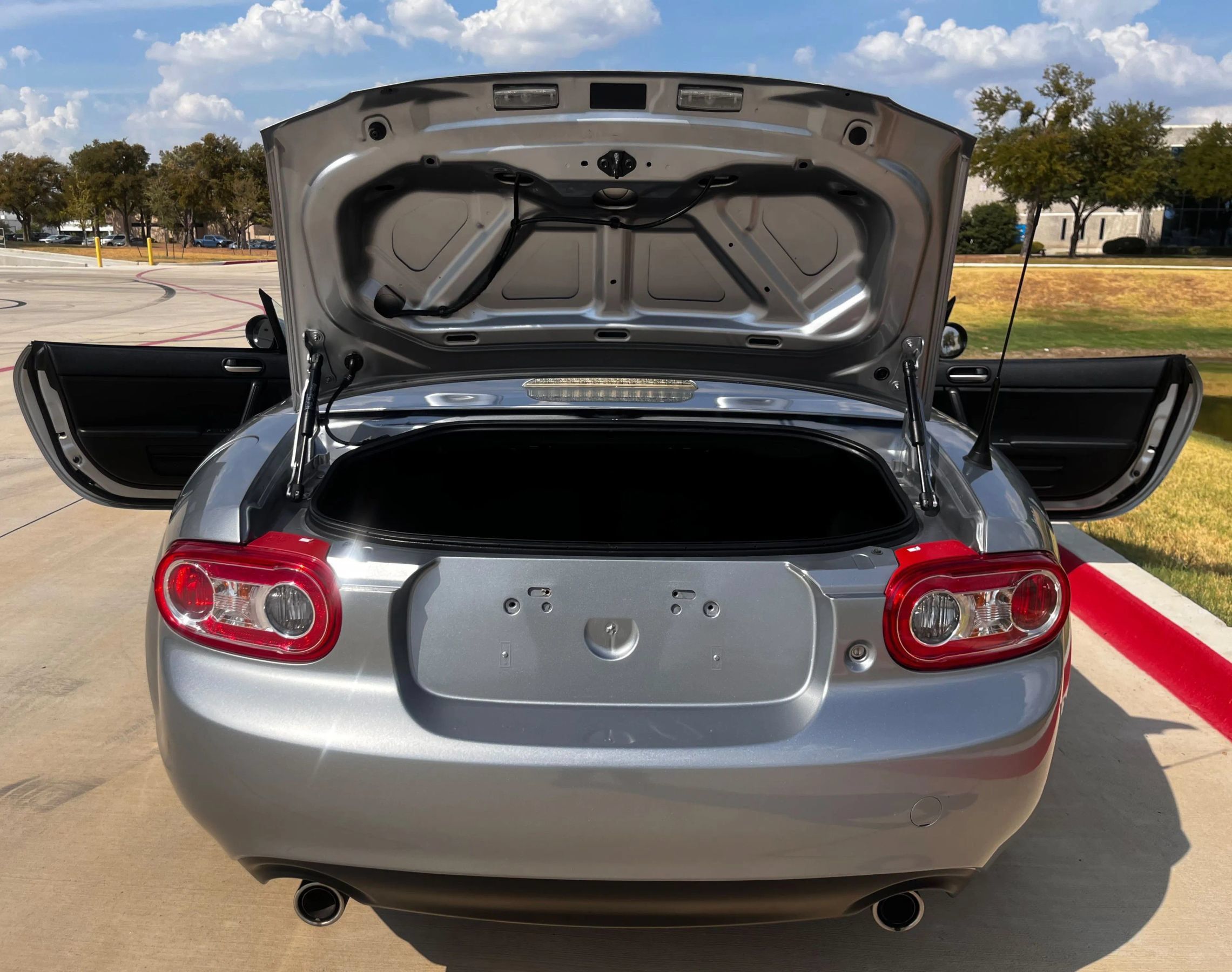 Used 2012 MAZDA MX-5 Miata Touring RWD image 14